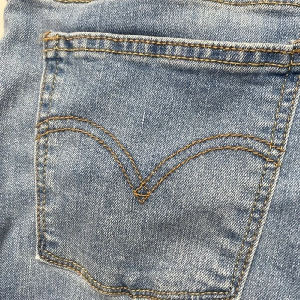 Levi's Youth  Overalls 16 Light Blue Distressed Jeans  ‎          804